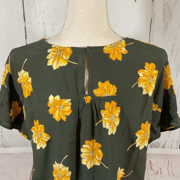 2/$30 Madewell Rhyme Top in Fall Flowers Olive Green Crop Oversized Boxy XXS - Picture 8 of 10